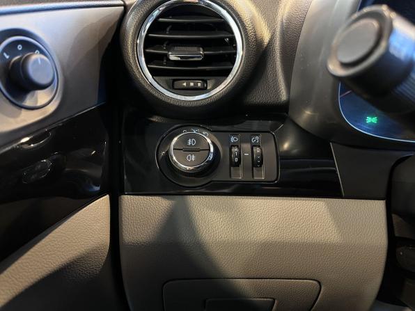 Chevrolet Orlando I с пробегом 2013 года, цена 846 000 рублей, 269337 км, компактвэн, Автокод Объявления