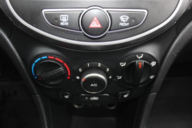 Hyundai Solaris I Рестайлинг с пробегом 2015 года, цена 667 000 рублей, 287063 км, седан, Автокод Объявления