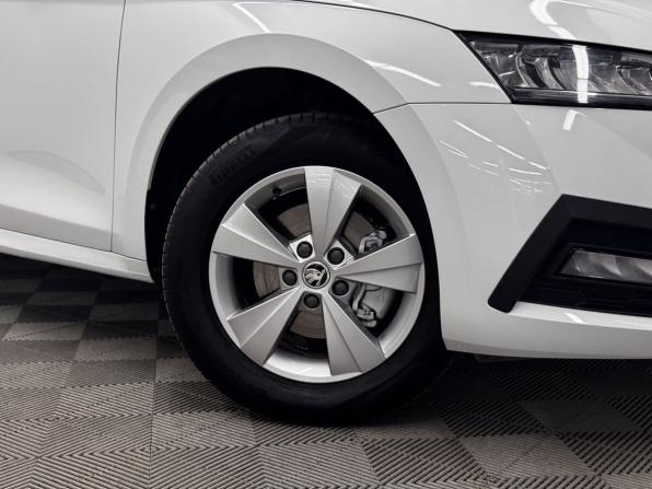 Skoda Octavia IV (A8) с пробегом 2021 года, цена 2 210 000 рублей, 89820 км, лифтбек, Автокод Объявления