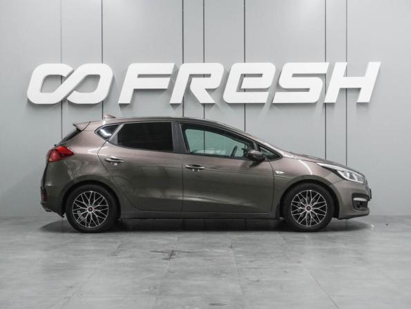 Kia Ceed II Рестайлинг с пробегом 2018 года, цена 1 347 000 рублей, 97817 км, хэтчбек, Автокод Объявления