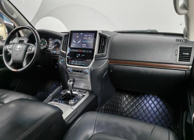 Toyota Land Cruiser 200 Series Рестайлинг 2 с пробегом 2015 года, цена 4 290 000 рублей, 253000 км, внедорожник, Автокод Объявления