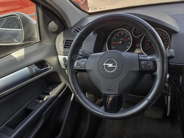 Opel Astra H Рестайлинг с пробегом 2012 года, цена 584 000 рублей, 124811 км, хэтчбек, Автокод Объявления