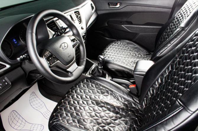 Hyundai Solaris II с пробегом 2017 года, цена 1 079 000 рублей, 181000 км, седан, Автокод Объявления