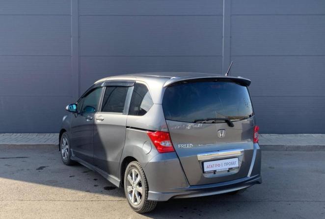 Honda Freed I с пробегом 2010 года, цена 915 000 рублей, 154533 км, компактвэн, Автокод Объявления