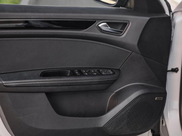 Renault Arkana I с пробегом 2019 года, цена 1 900 000 рублей, 48144 км, внедорожник, Автокод Объявления