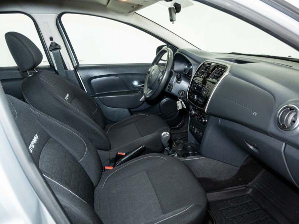 Renault Sandero II с пробегом 2016 года, цена 955 000 рублей, 84800 км, хэтчбек, Автокод Объявления