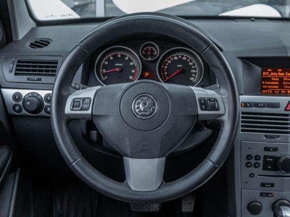 Opel Astra H Рестайлинг с пробегом 2011 года, цена 545 000 рублей, 226953 км, седан, Автокод Объявления