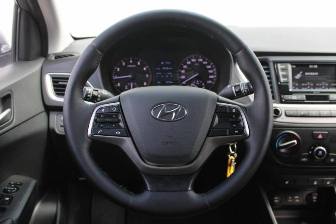 Hyundai Solaris II с пробегом 2017 года, цена 1 050 000 рублей, 90000 км, седан, Автокод Объявления