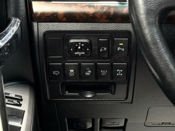 Toyota Land Cruiser 200 Series Рестайлинг 1 с пробегом 2013 года, цена 3 759 000 рублей, 244860 км, внедорожник, Автокод Объявления