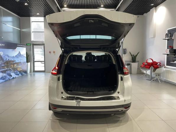 Renault Scenic IV с пробегом 2018 года, цена 1 490 000 рублей, 186130 км, компактвэн, Автокод Объявления