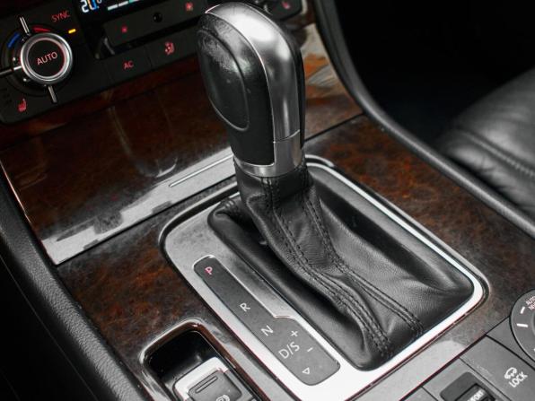 Volkswagen Touareg II с пробегом 2012 года, цена 2 490 000 рублей, 222473 км, внедорожник, Автокод Объявления