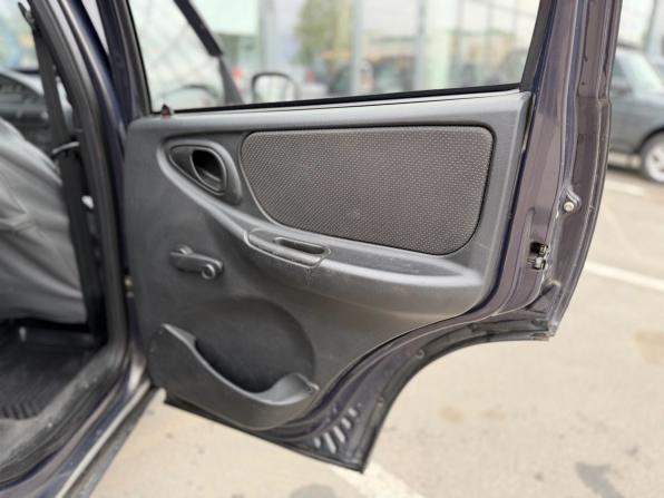 Chevrolet Niva I Рестайлинг с пробегом 2012 года, цена 400 000 рублей, 113000 км, внедорожник, Автокод Объявления