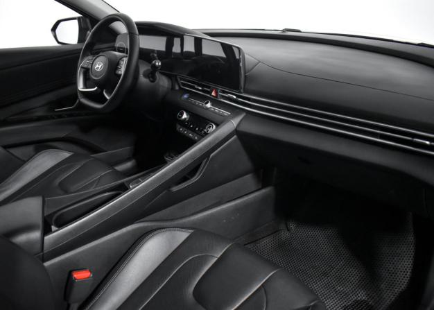 Hyundai Elantra VII (CN7) Рестайлинг с пробегом 2024 года, цена 2 098 960 рублей, 39485 км, седан, Автокод Объявления