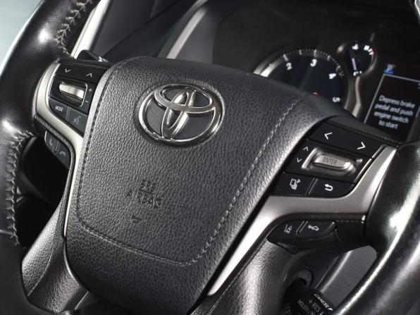 Toyota Land Cruiser Prado 150 Series Рестайлинг 2 с пробегом 2018 года, цена 3 899 995 рублей, 167328 км, внедорожник, Автокод Объявления