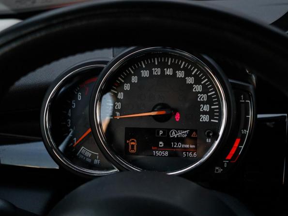 Mini Hatch III (F55/F56) Рестайлинг с пробегом 2019 года, цена 3 150 000 рублей, 15057 км, хэтчбек, Автокод Объявления