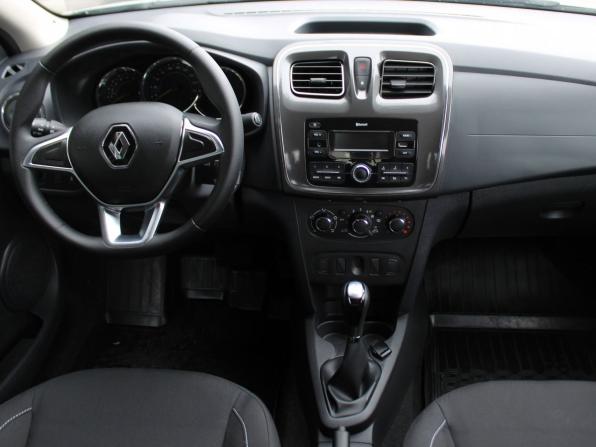 Renault Logan II Рестайлинг с пробегом 2019 года, цена 1 399 000 рублей, 16637 км, седан, Автокод Объявления