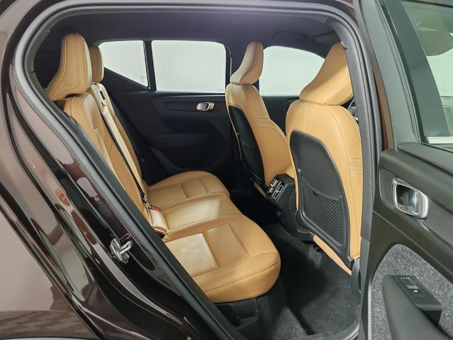 Volvo XC40 I Москва  - изображение 18