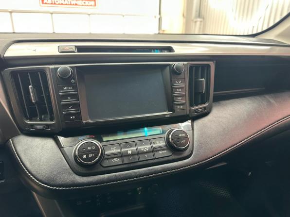 Toyota RAV4 IV (XA40) Рестайлинг с пробегом 2017 года, цена 2 447 000 рублей, 133707 км, внедорожник, Автокод Объявления