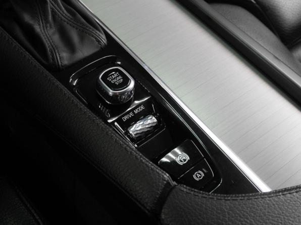 Volvo XC90 II Рестайлинг 1 с пробегом 2021 года, цена 4 949 000 рублей, 133416 км, внедорожник, Автокод Объявления