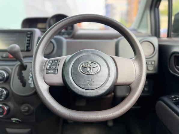 Toyota Spade с пробегом 2015 года, цена 889 000 рублей, 104650 км, минивэн, Автокод Объявления