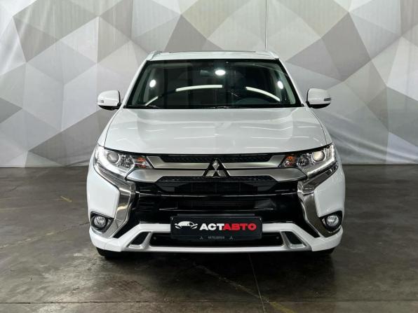Mitsubishi Outlander III Рестайлинг 3 с пробегом 2022 года, цена 2 500 000 рублей, 59257 км, внедорожник, Автокод Объявления
