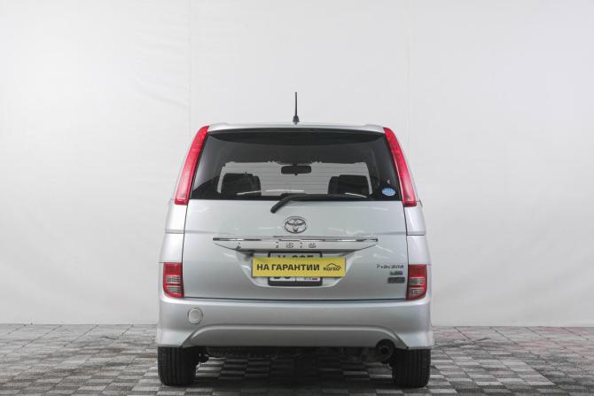 Toyota ISis I Рестайлинг с пробегом 2009 года, цена 1 099 000 рублей, 300000 км, компактвэн, Автокод Объявления