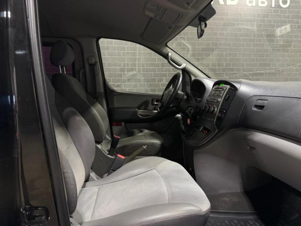 Hyundai H-1 II с пробегом 2012 года, цена 1 400 000 рублей, 200928 км, минивэн, Автокод Объявления