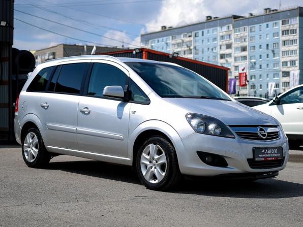 Opel Zafira B Рестайлинг с пробегом 2014 года, цена 899 000 рублей, 185513 км, компактвэн, Автокод Объявления