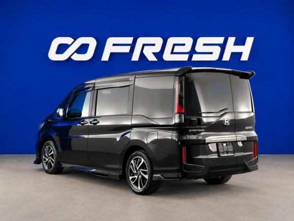 Honda Stepwgn V с пробегом 2017 года, цена 3 179 090 рублей, 137926 км, минивэн, Автокод Объявления
