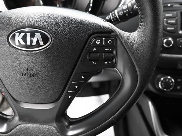 Kia Ceed II с пробегом 2015 года, цена 923 000 рублей, 187243 км, хэтчбек, Автокод Объявления