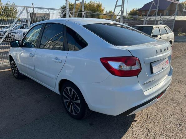 Lada (ВАЗ) Granta I Рестайлинг с пробегом 2022 года, цена 563 000 рублей, 288000 км, хэтчбек, Автокод Объявления