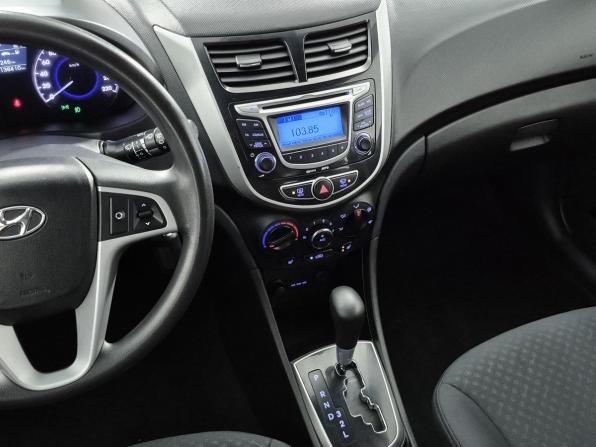Hyundai Solaris I с пробегом 2013 года, цена 684 000 рублей, 138409 км, хэтчбек, Автокод Объявления