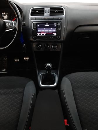 Volkswagen Polo V Рестайлинг с пробегом 2018 года, цена 1 240 000 рублей, 99798 км, седан, Автокод Объявления