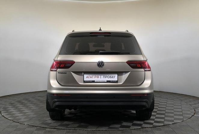 Volkswagen Tiguan II с пробегом 2018 года, цена 1 700 000 рублей, 205103 км, внедорожник, Автокод Объявления