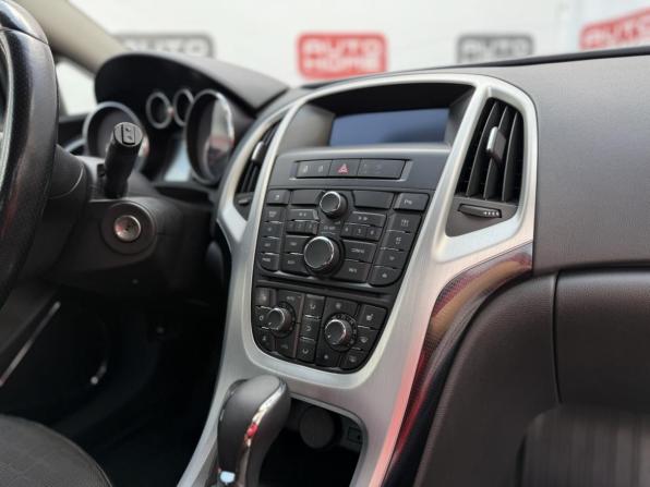 Opel Astra J Рестайлинг с пробегом 2012 года, цена 639 990 рублей, 252500 км, хэтчбек, Автокод Объявления
