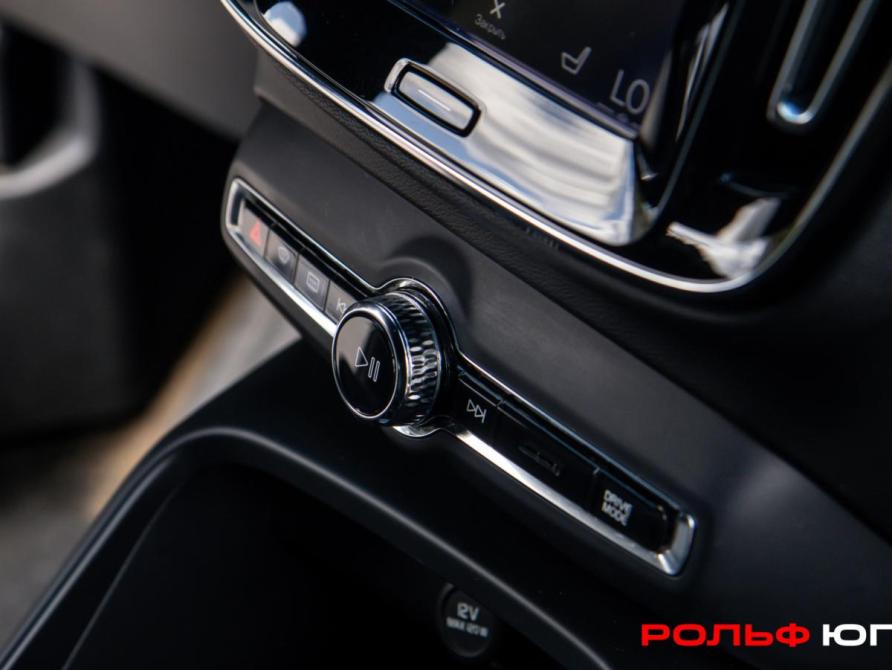 Volvo XC40 I Москва  - изображение 14