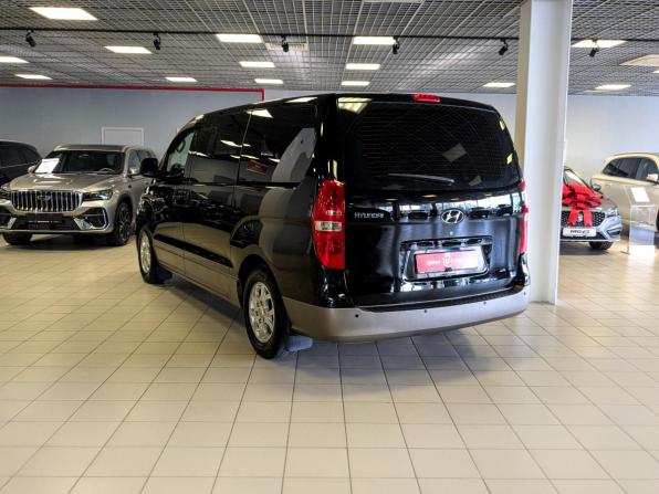 Hyundai H-1 II с пробегом 2014 года, цена 2 179 500 рублей, 130000 км, минивэн, Автокод Объявления