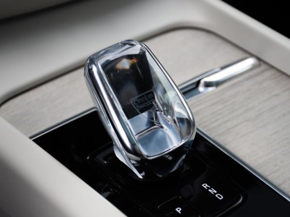 Volvo XC60 II Рестайлинг с пробегом 2021 года, цена 4 898 000 рублей, 58765 км, внедорожник, Автокод Объявления