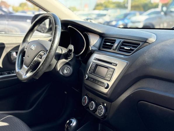 Kia Rio III Рестайлинг с пробегом 2016 года, цена 962 000 рублей, 187562 км, седан, Автокод Объявления