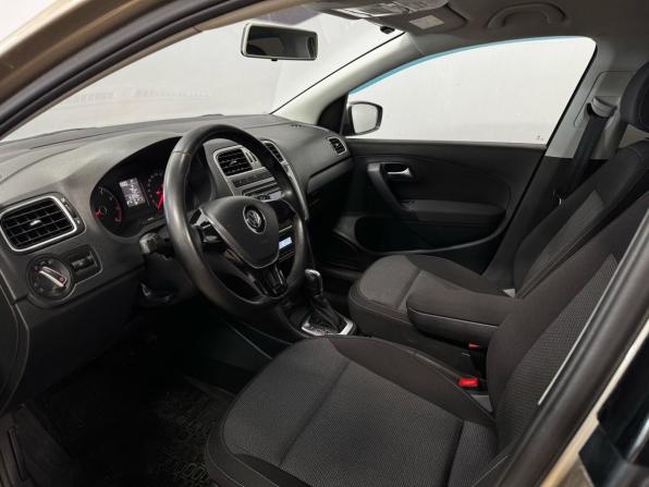 Volkswagen Polo V Рестайлинг с пробегом 2018 года, цена 1 490 000 рублей, 61229 км, седан, Автокод Объявления