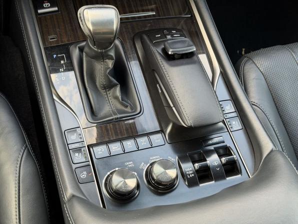 Lexus LX III Рестайлинг 2 с пробегом 2016 года, цена 6 250 000 рублей, 158100 км, внедорожник, Автокод Объявления