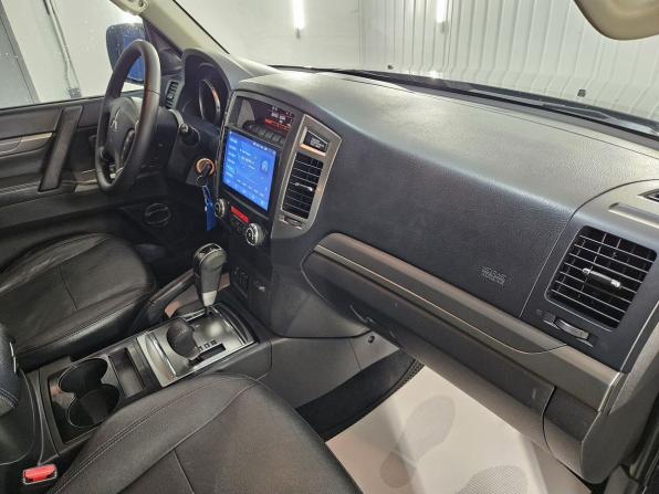 Mitsubishi Pajero IV Рестайлинг 2 с пробегом 2014 года, цена 2 450 000 рублей, 242000 км, внедорожник, Автокод Объявления