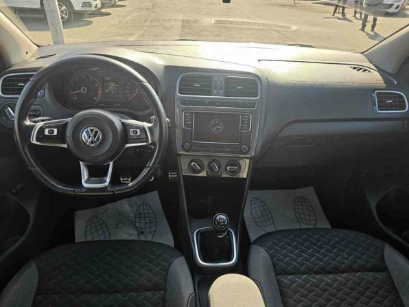 Volkswagen Polo V Рестайлинг с пробегом 2018 года, цена 1 299 995 рублей, 83643 км, седан, Автокод Объявления
