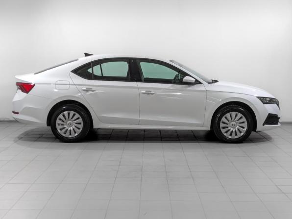 Skoda Octavia IV (A8) с пробегом 2021 года, цена 2 035 000 рублей, 80408 км, лифтбек, Автокод Объявления