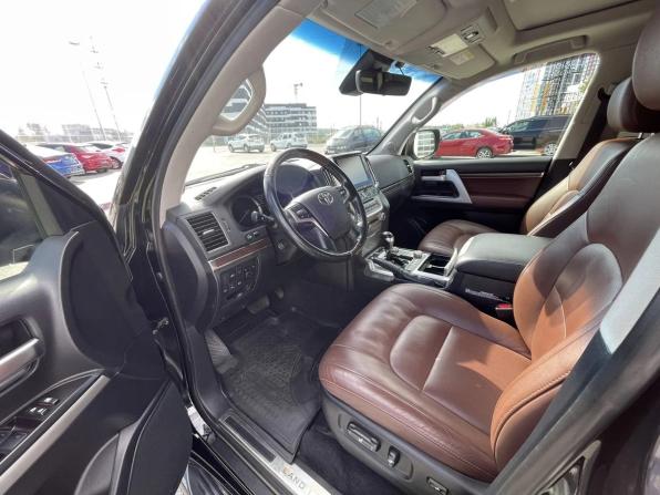 Toyota Land Cruiser 200 Series Рестайлинг 2 с пробегом 2017 года, цена 5 099 000 рублей, 224505 км, внедорожник, Автокод Объявления