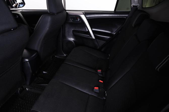 Toyota RAV4 IV (XA40) Рестайлинг с пробегом 2019 года, цена 2 959 000 рублей, 86000 км, внедорожник, Автокод Объявления