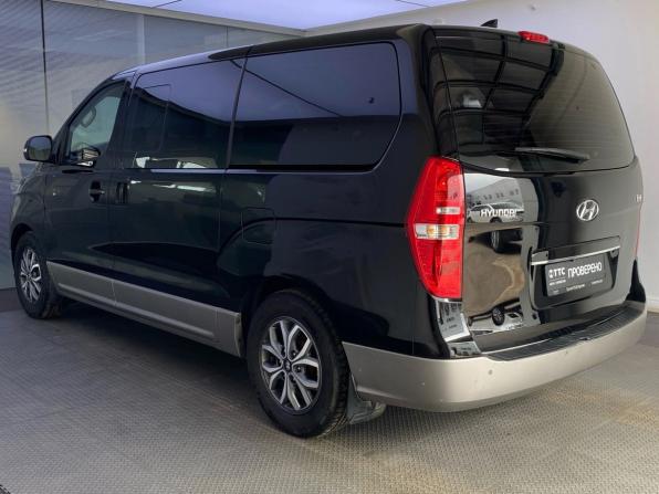 Hyundai H-1 II Рестайлинг 2 с пробегом 2019 года, цена 2 835 000 рублей, 147082 км, минивэн, Автокод Объявления