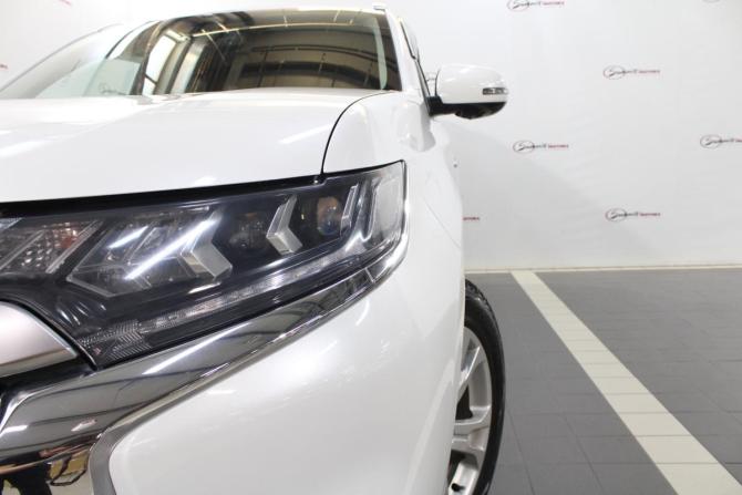 Mitsubishi Outlander III Рестайлинг 3 с пробегом 2022 года, цена 3 700 000 рублей, 305 км, внедорожник, Автокод Объявления