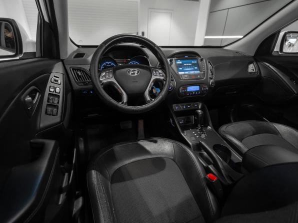 Hyundai ix35 I Рестайлинг с пробегом 2015 года, цена 1 170 000 рублей, 216423 км, внедорожник, Автокод Объявления