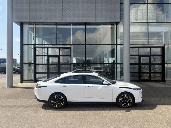 Changan Lamore с пробегом 2023 года, цена 1 825 000 рублей, 21575 км, седан, Автокод Объявления